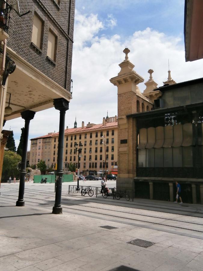 Junto Al Pilar Apartment Zaragoza Bagian luar foto