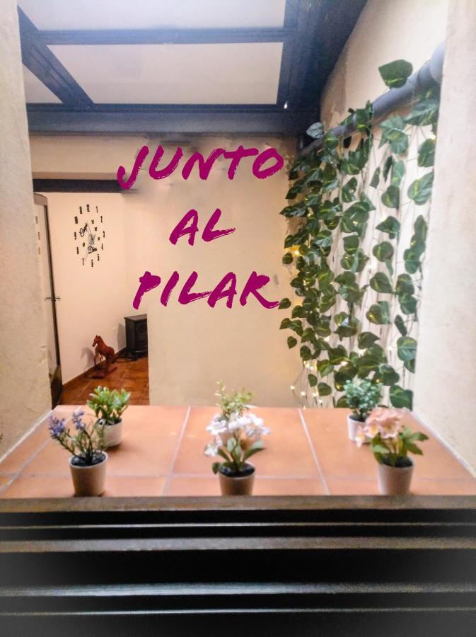Junto Al Pilar Apartment Zaragoza Bagian luar foto